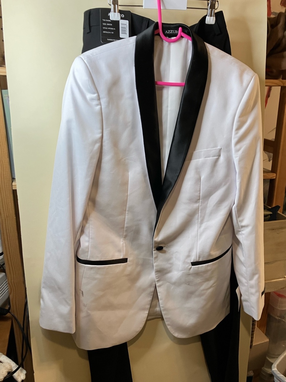 White and Black Azzuro Tuxedo Suit Jacket and Slacks Men’s Size 36R/30